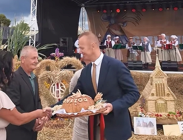 przekazanie chleba..