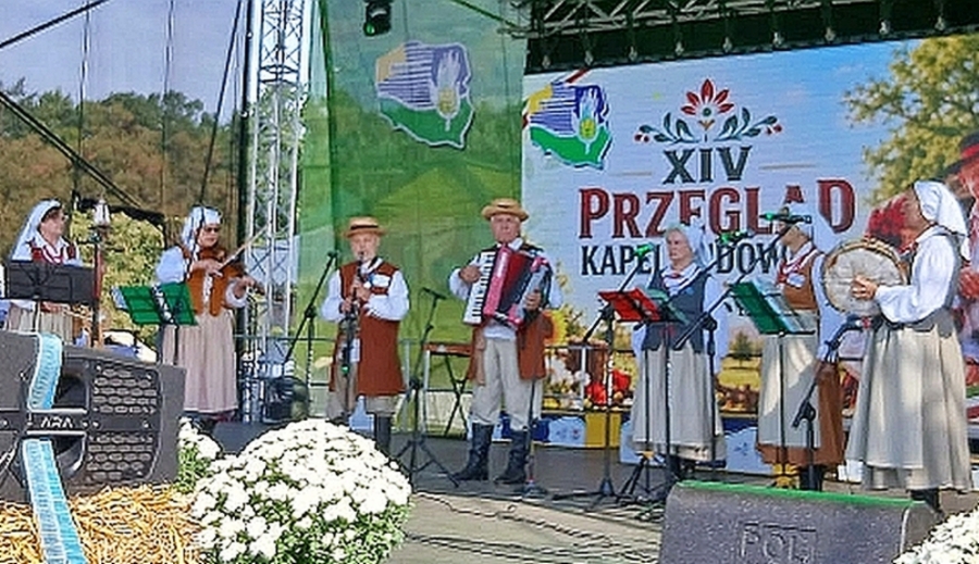 RUTKA z kapelą...